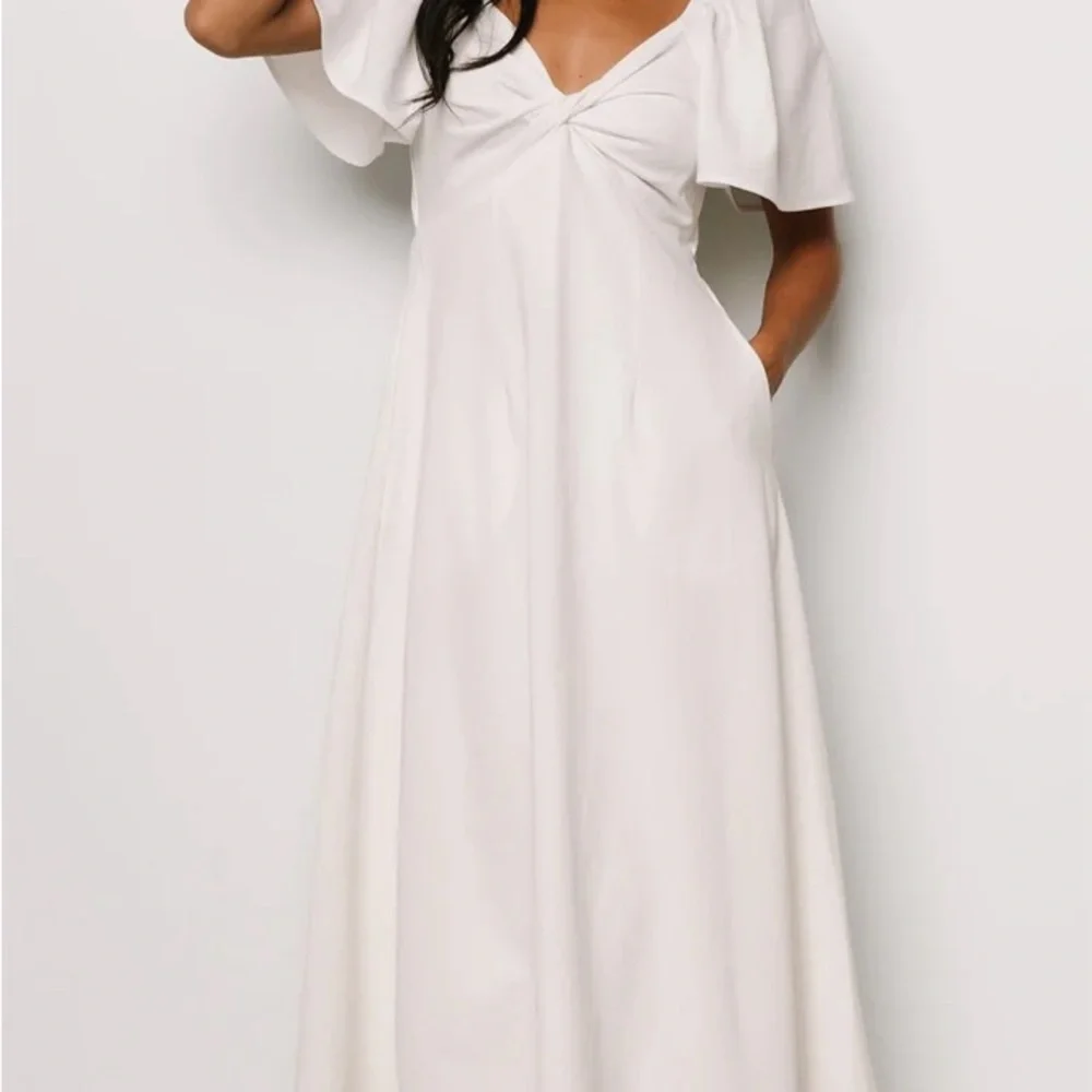 White dress - Picture 3 of 4